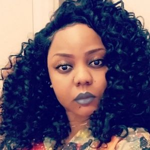 Meet your Posher, Liza